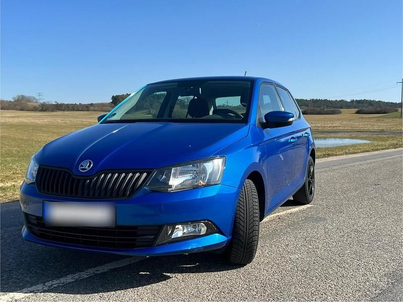 Gebraucht Skoda Fabia 68 PS (50 kW) 2017 Blau Limousine