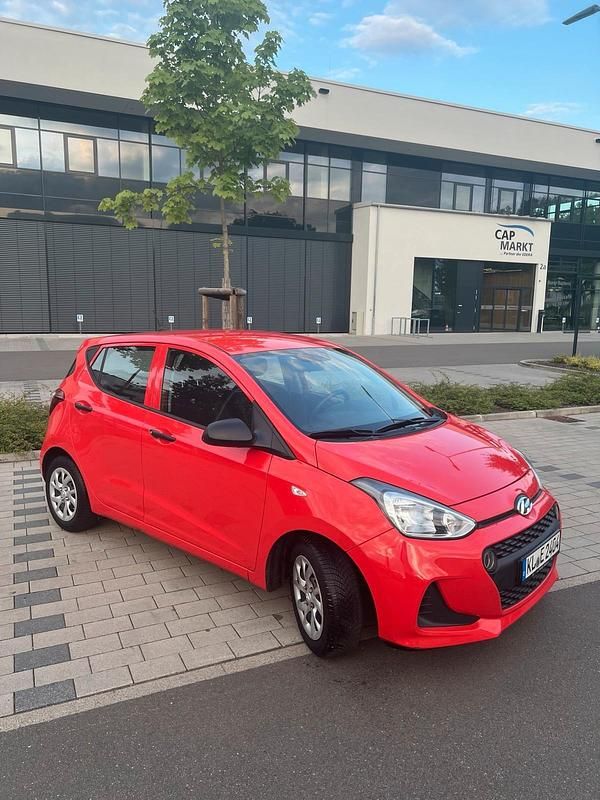 Rot Gebraucht 2018 Hyundai i10 Kleinwagen | 7.000 € (Guter Preis) - Bild 1/4