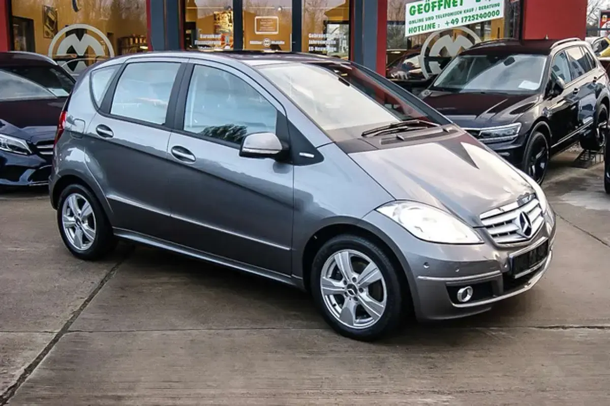 Gebraucht Mercedes A160 Avantgarde 95 PS (69 kW) 2010 Mountaingrau metallic Limousine