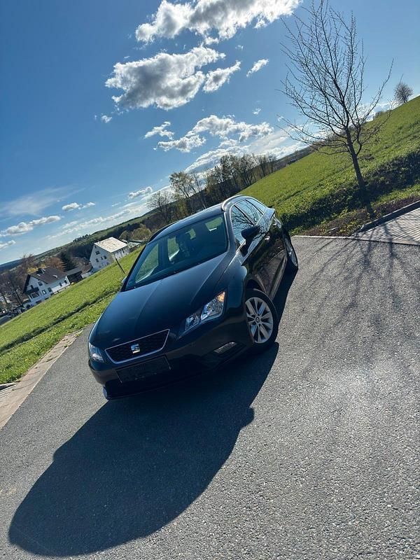 Schwarz Gebraucht 2014 Seat Leon Kombi | 6.250 € (Guter Preis) - Bild 1/4