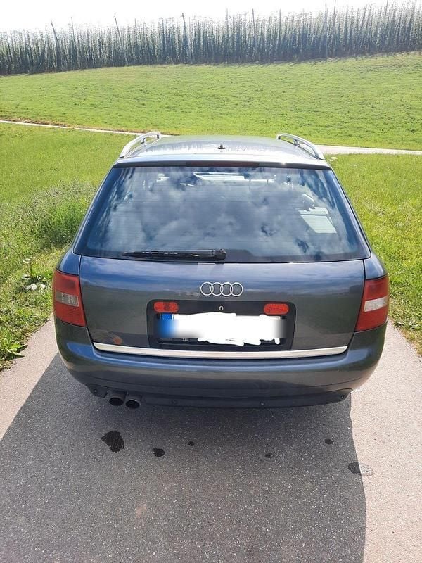 Silber Gebraucht 2001 Audi A6 Kombi | 2.000 € (Fairer Preis) - Bild 1/4