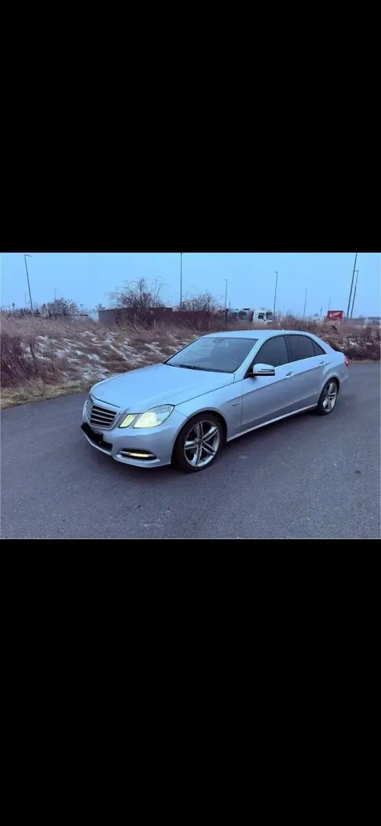 Gebraucht Mercedes E200 136 PS (100 kW) 2011 Silber Limousine