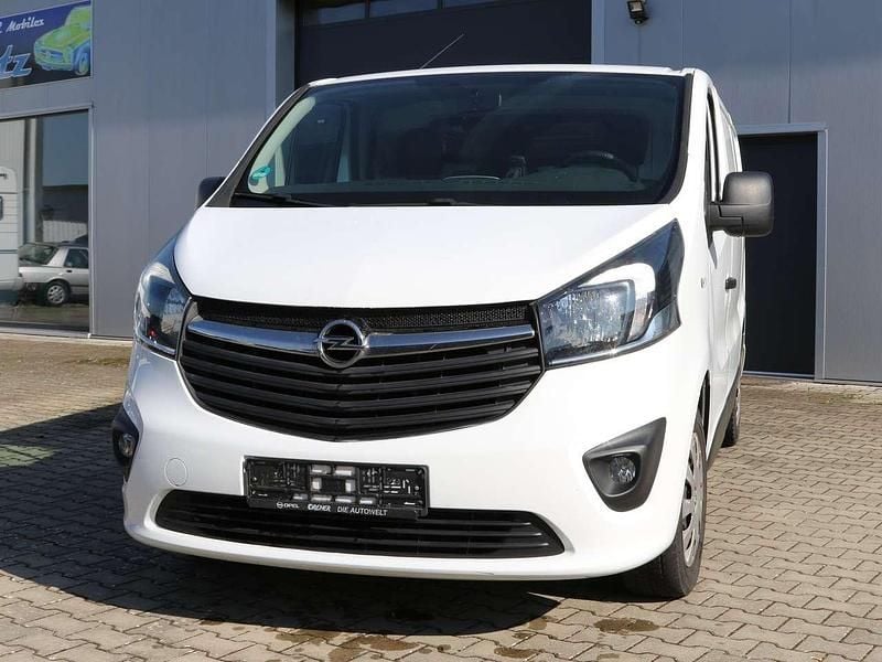 Weiß Gebraucht 2015 Opel Vivaro Van | 8.300 € (Superpreis) - Bild 1/4