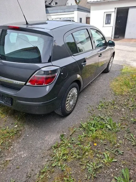 Second-hand Opel Astra 90 CP (66 kW) 2009 Gri Berlinǎ