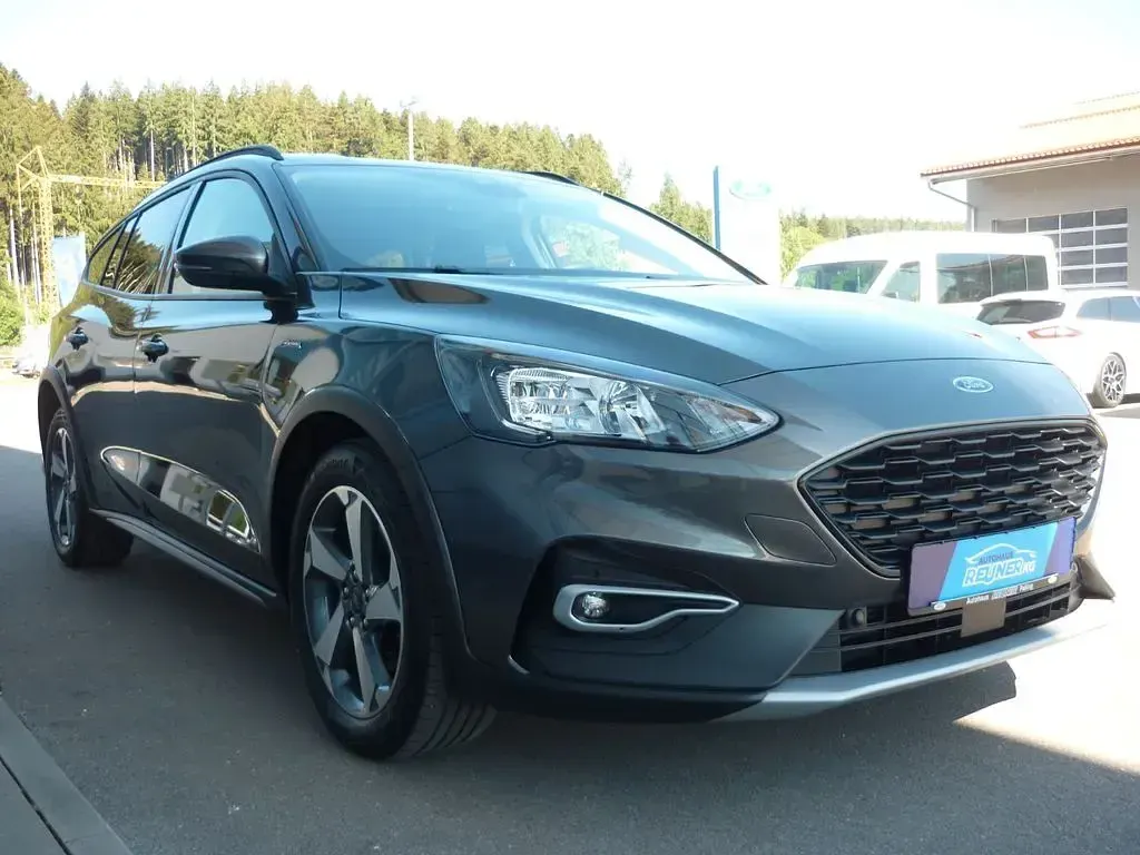 Usado Ford Focus Active 155 CV (114 kW) 2021 Gris Berlina