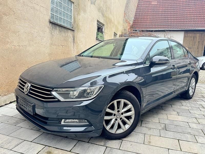 Grau Gebraucht 2015 VW Passat Limousine | 8.750 € (Fairer Preis) - Bild 1/4