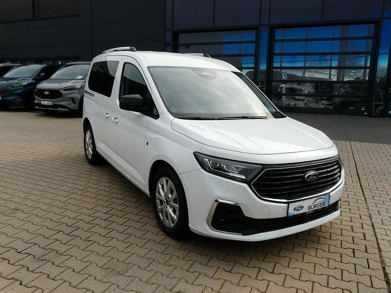 Neu Ford Tourneo Titanium 150 PS (110 kW) 2026 Weiß Van / Kleinbus