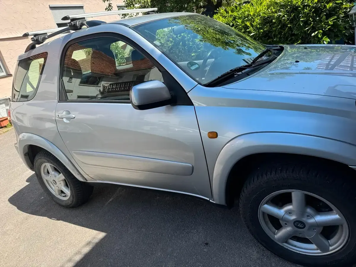 Gebraucht Toyota RAV4 150 PS (110 kW) 2001 Silber SUV