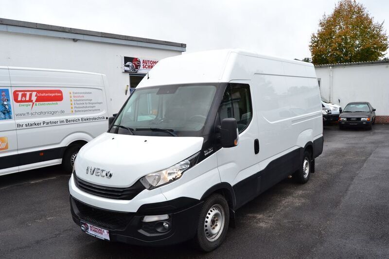 Gebraucht Iveco Daily 156 PS (114 kW) 2019 Weiß Van / Kleinbus