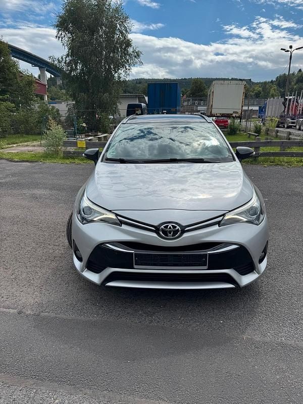 Gebraucht 2016 Toyota Avensis Kombi | 11.900 € (Fairer Preis) - Bild 1/4