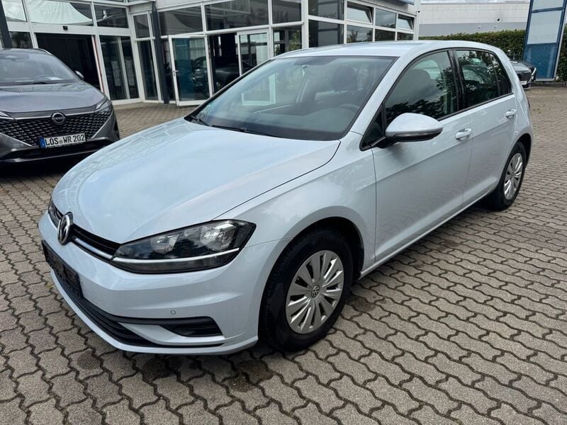 Second-hand VW Golf VII Trendline 86 CP (63 kW) 2018 Argintiu Berlinǎ