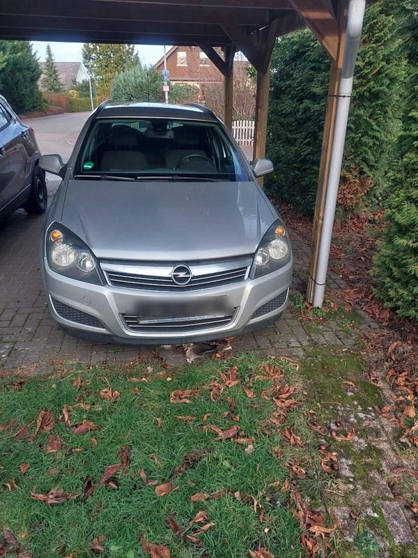 Silber Gebraucht 2010 Opel Astra Kombi | 1.500 € (Guter Preis) - Bild 1/4