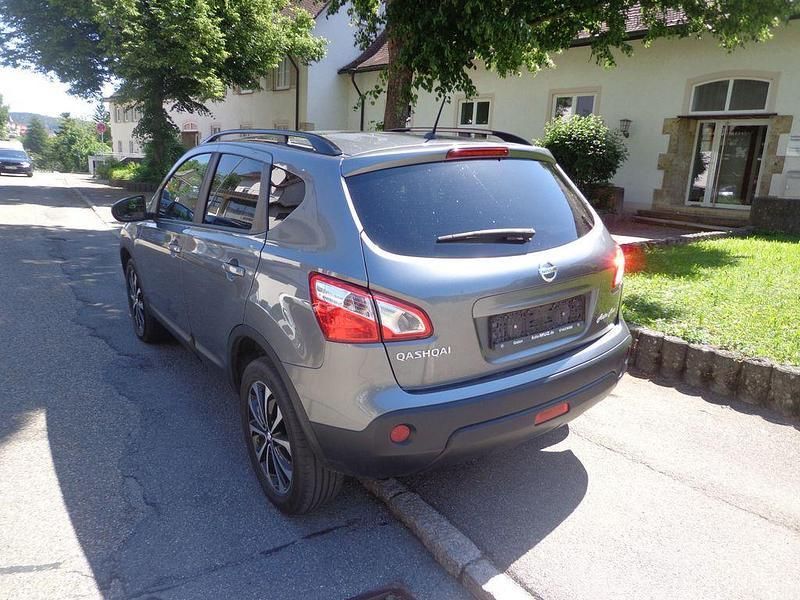 Gebraucht Nissan Qashqai 360º 141 PS (103 kW) 2013 Grau SUV