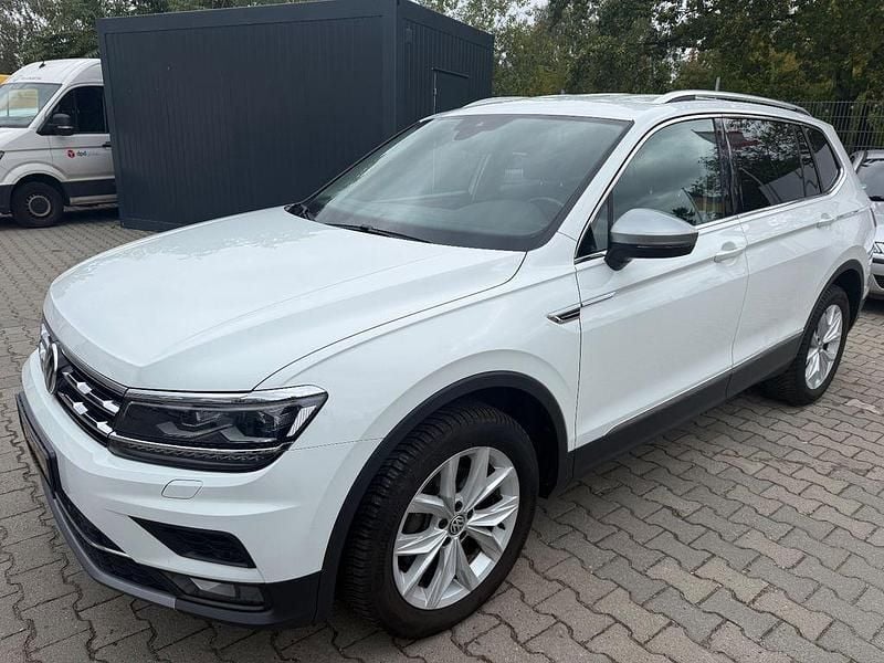 Weiß Gebraucht 2021 VW Tiguan Allspace Highline SUV | 26.400 € (Guter Preis) - Bild 1/4