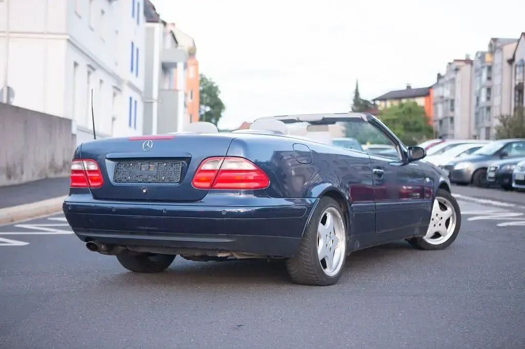 Gebraucht Mercedes CLK230 Elegance 193 PS (141 kW) 1999 Blau Cabrio