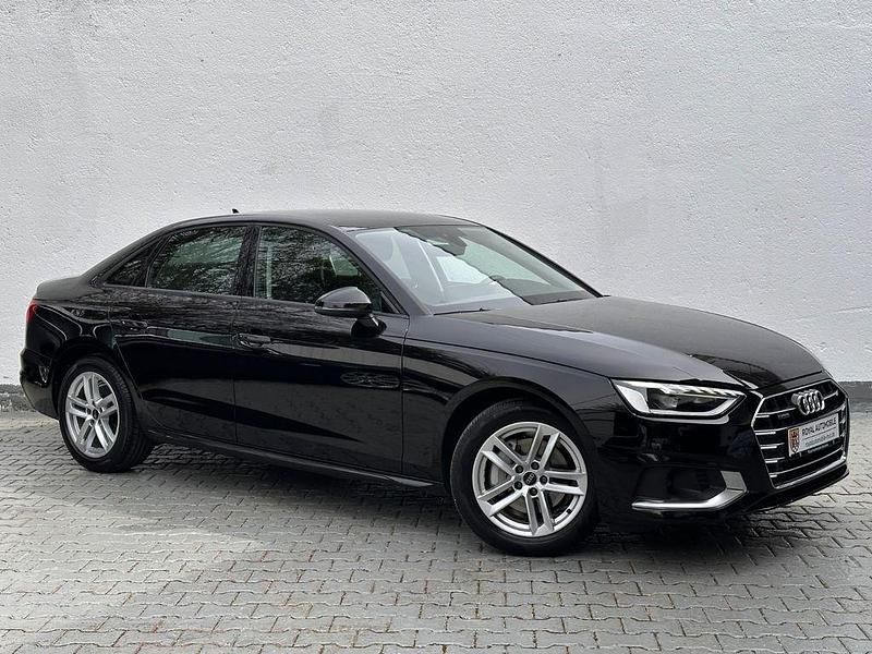 Second-hand Audi A4 Advanced 204 CP (150 kW) 2023 Negru Berlinǎ