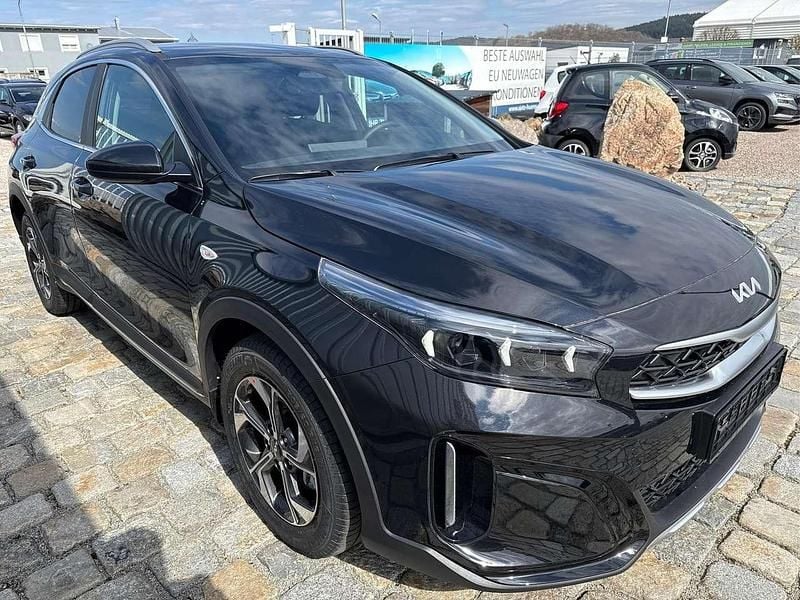 Neu Kia XCeed Style 150 PS (110 kW) 2026 Schwarz metallic SUV