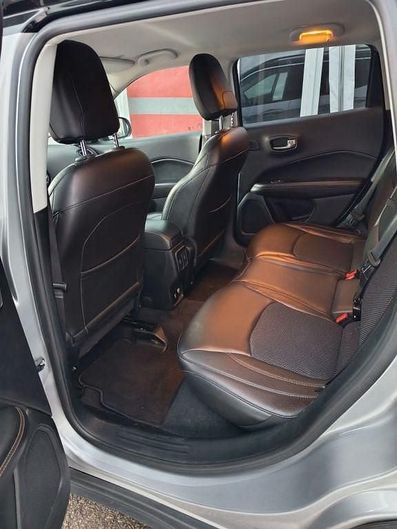 Gebraucht Jeep Compass Limited 140 PS (102 kW) 2018 Grau SUV