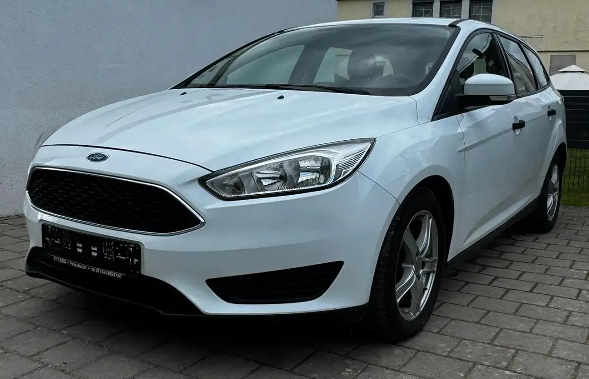 Gebraucht Ford Focus 101 PS (74 kW) 2016 Weiß Kombi