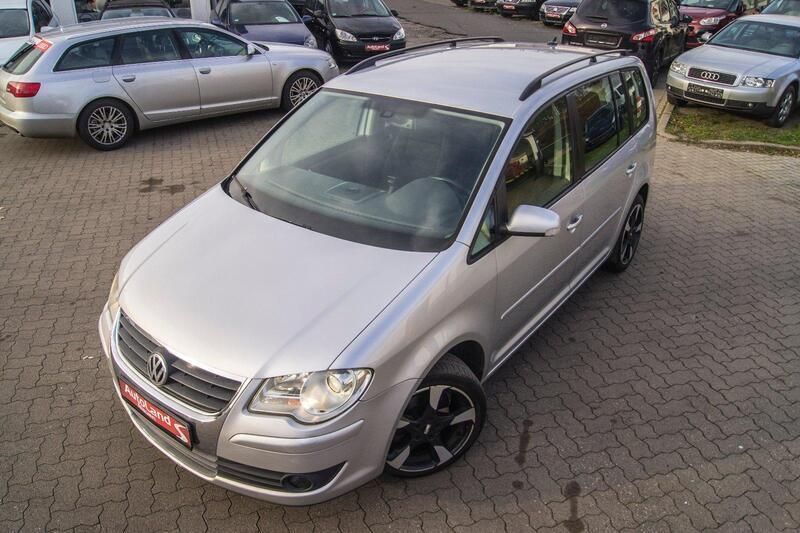 Silber Gebraucht 2008 VW Touran Trendline Van / Kleinbus | 3.699 € (Fairer Preis) - Bild 1/4