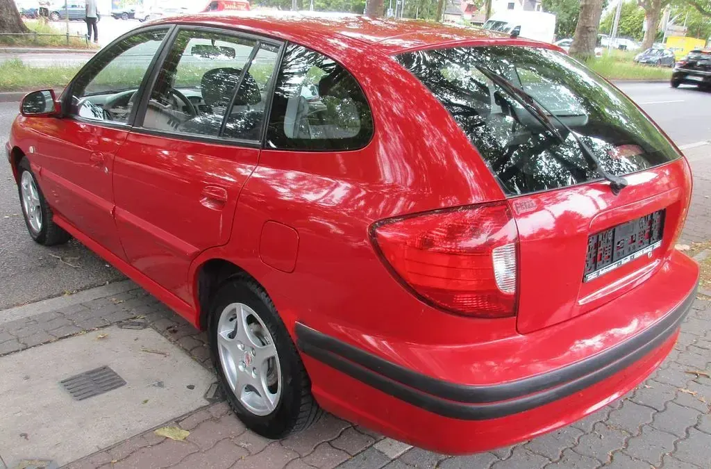 Gebraucht Kia Rio 97 PS (71 kW) 2005 Rot Limousine