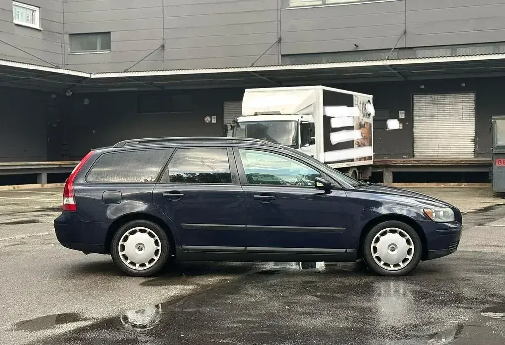 Używany Volvo V50 140 KM (102 kW) 2008 Niebieski Kombi