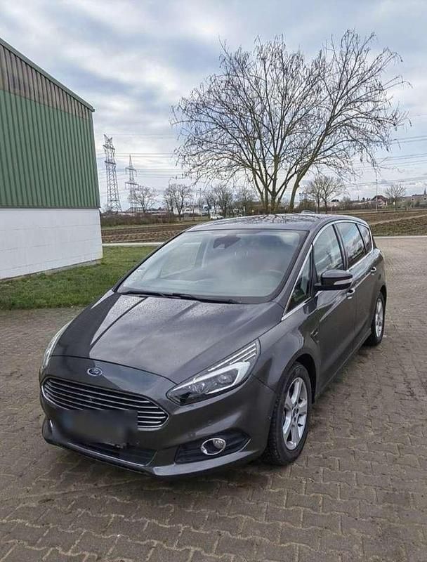 Gebraucht Ford S-MAX Titanium 179 PS (131 kW) 2016 Grau Van / Kleinbus