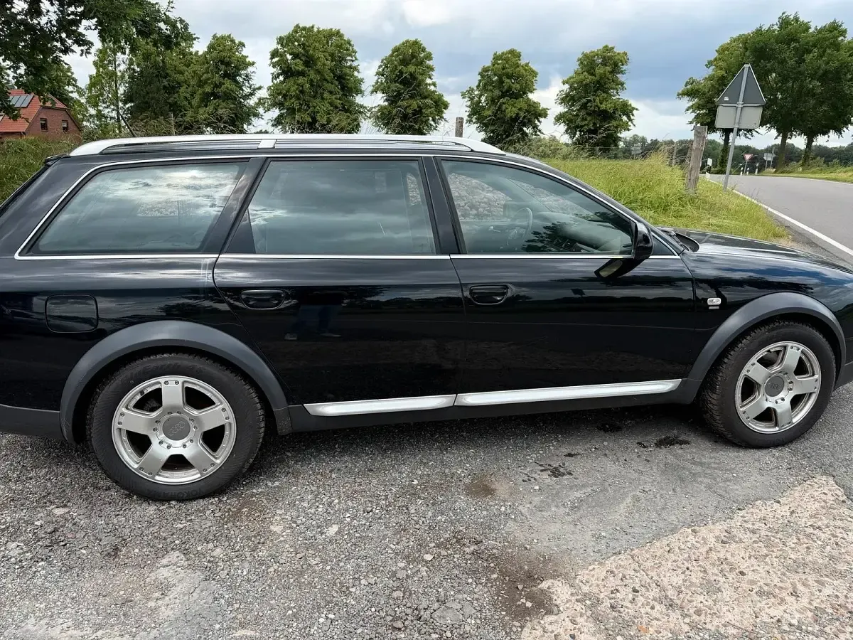 Gebraucht Audi A6 Allroad 179 PS (131 kW) 2002 Schwarz Kombi