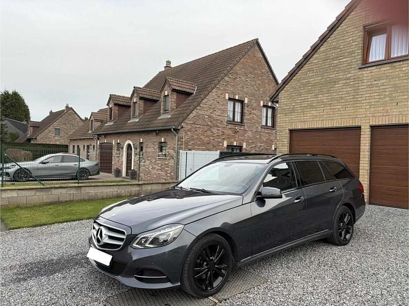Grau Gebraucht 2013 Mercedes E220 Avantgarde Kombi | 14.200 € (Fairer Preis) - Bild 1/4