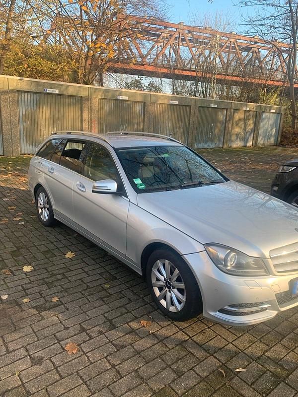 Gebraucht Mercedes C220 170 PS (125 kW) 2012 Grau Kombi
