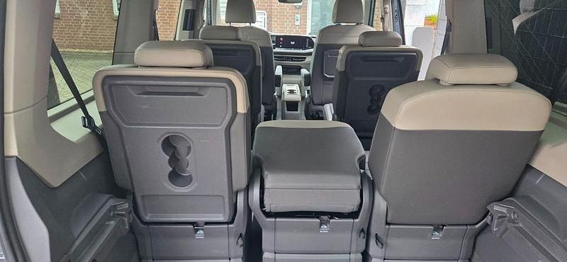 Second-hand VW Multivan 218 CP (160 kW) 2023 Gri Monovolum