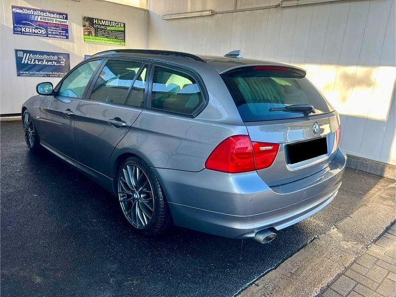 Gebraucht BMW 320 Performance 184 PS (135 kW) 2010 Grau Limousine