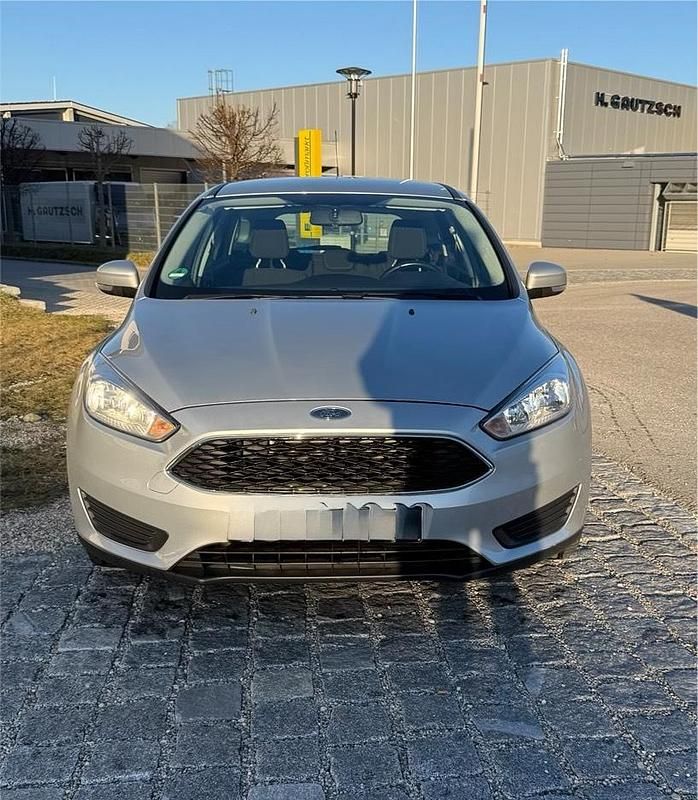 Gebraucht Ford Focus 100 PS (73 kW) 2015 Silber Kombi
