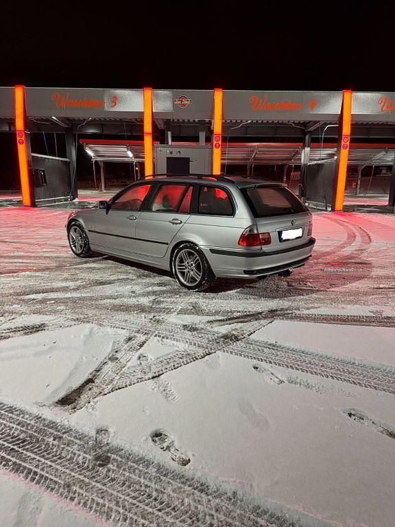 Silber Gebraucht 2001 BMW 325 Sport Line Kombi | 2.390 € (Superpreis) - Bild 1/4