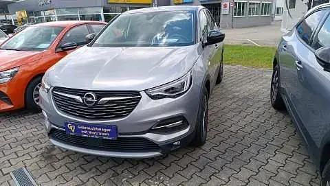 Quarz silber (metallic) Gebraucht 2021 Opel Grandland X Design Edition SUV | 19.990 € (Fairer Preis) - Bild 1/4