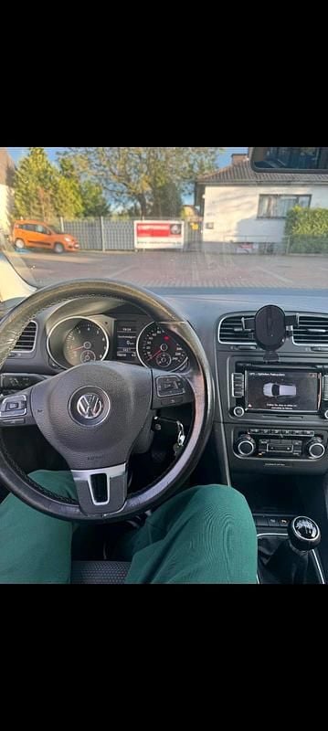 Gebraucht VW Golf VI 122 PS (89 kW) 2009 Weiß Kleinwagen