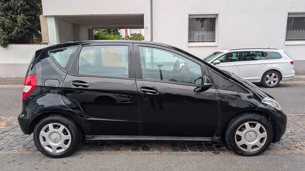 Gebraucht Mercedes A160 95 PS (69 kW) 2012 Schwarz Kleinwagen