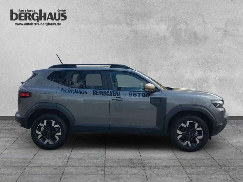 Dolomitgrau metallic Gebraucht 2025 Dacia Duster Extreme SUV | 30.655 € (Etwas zu teuer) - Bild 1/4