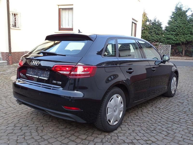 Gebraucht Audi A3 Comfort 150 PS (110 kW) 2019 Schwarz Limousine