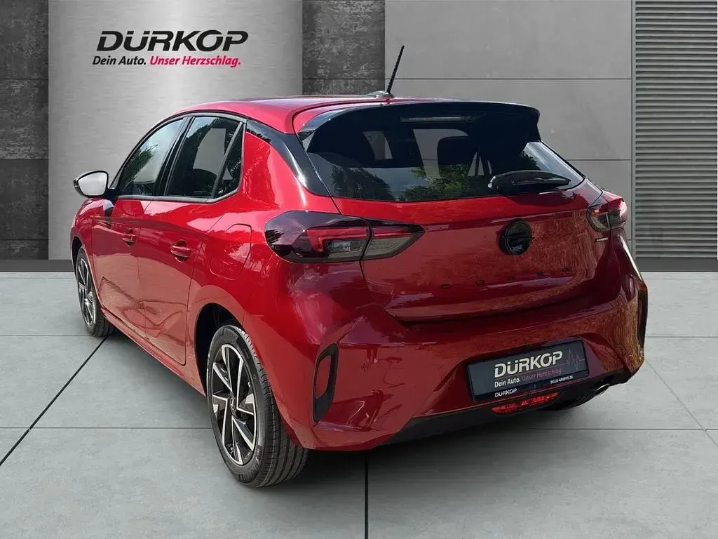 Neu Opel Corsa 110 PS (80 kW) 2025 Rot Limousine