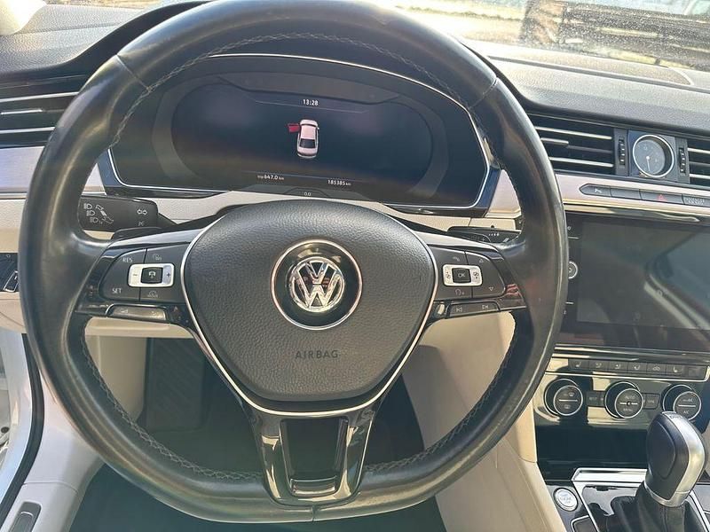 Gebraucht VW Passat Highline 179 PS (131 kW) 2018 Weiß Limousine
