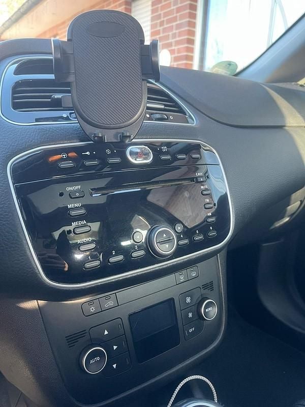 Gebraucht Fiat Punto 101 PS (74 kW) 2011 Schwarz Kleinwagen