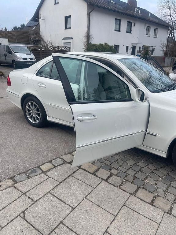 Gebraucht Mercedes E280 Elegance 190 PS (139 kW) 2006 Weiß Limousine