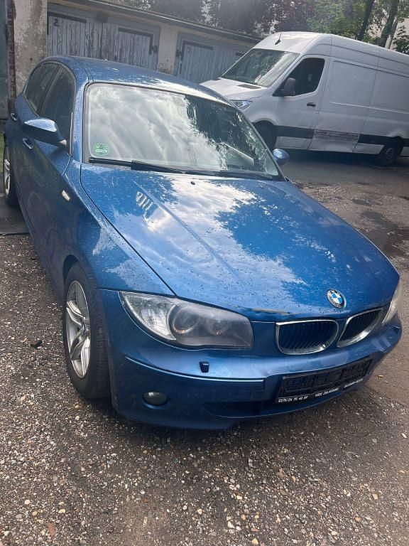 Blau Gebraucht 2006 BMW 120 Sport Line Kleinwagen | 2.500 € (Guter Preis) - Bild 1/4