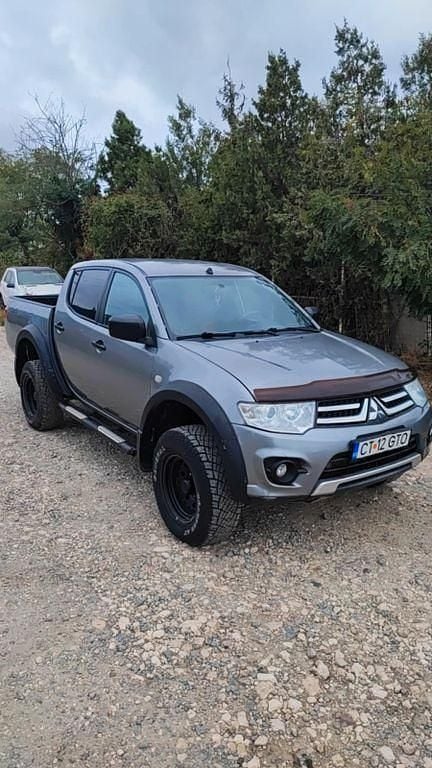 Gebraucht Mitsubishi L200 136 PS (100 kW) 2014 Grau Pickup