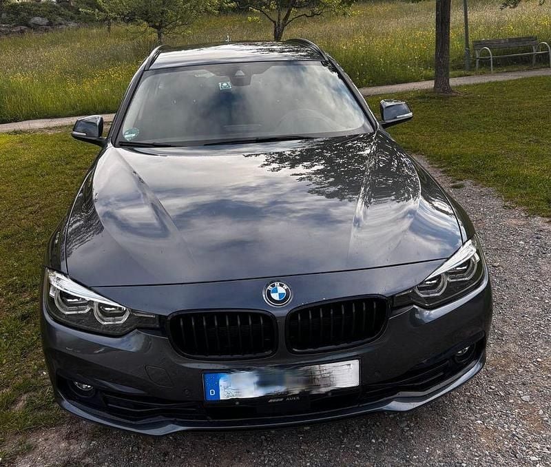 Gebraucht BMW 330 Sport Line 252 PS (185 kW) 2018 Grau Kombi
