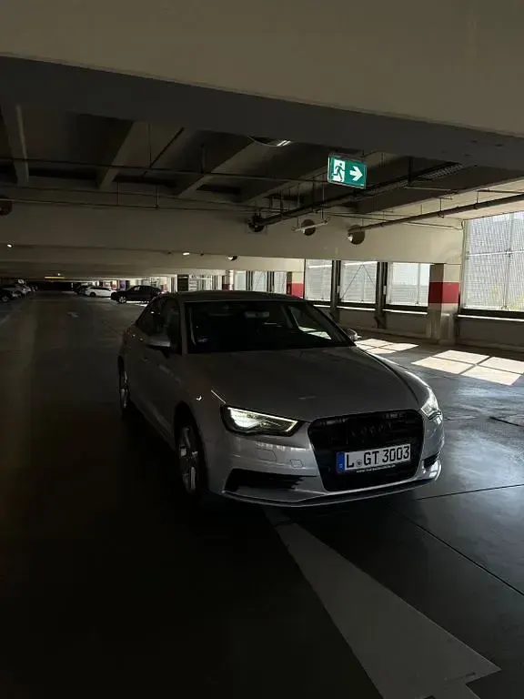 Gebraucht Audi A3 Attraction 150 PS (110 kW) 2015 Grau Limousine