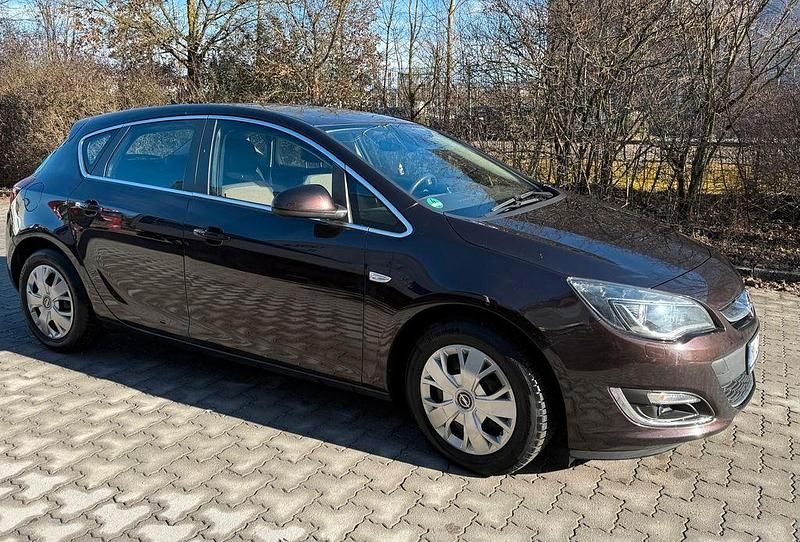 Gebraucht Opel Astra Style 110 PS (80 kW) 2014 Braun Limousine