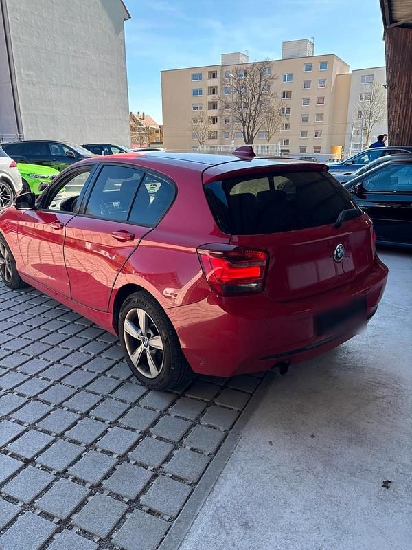 Gebraucht BMW 118 170 PS (125 kW) 2011 Rot Kleinwagen
