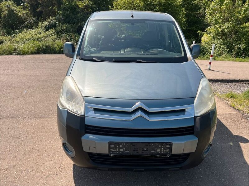 Grau Gebraucht 2011 Citroën Berlingo Van / Kleinbus | 4.950 € (Fairer Preis) - Bild 1/4